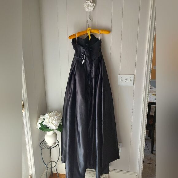 MllesReve Strapless Black Evening Gown with Slit & Short Train – Size 4-6 NWT - Picture 5 of 11